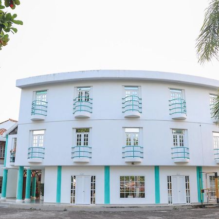 Hotel Plaza Real Montelibano Екстер'єр фото