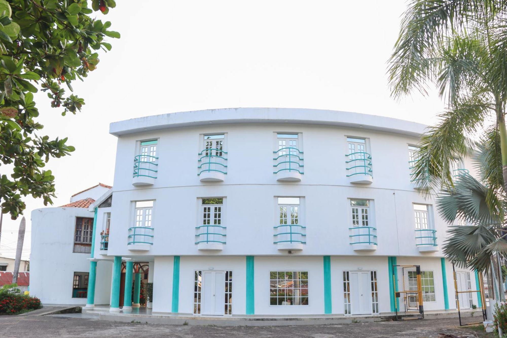 Hotel Plaza Real Montelibano Екстер'єр фото