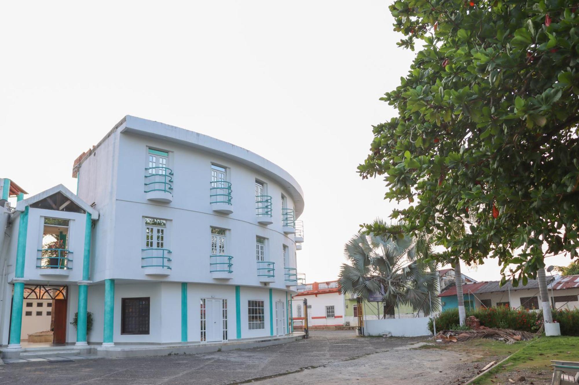 Hotel Plaza Real Montelibano Екстер'єр фото
