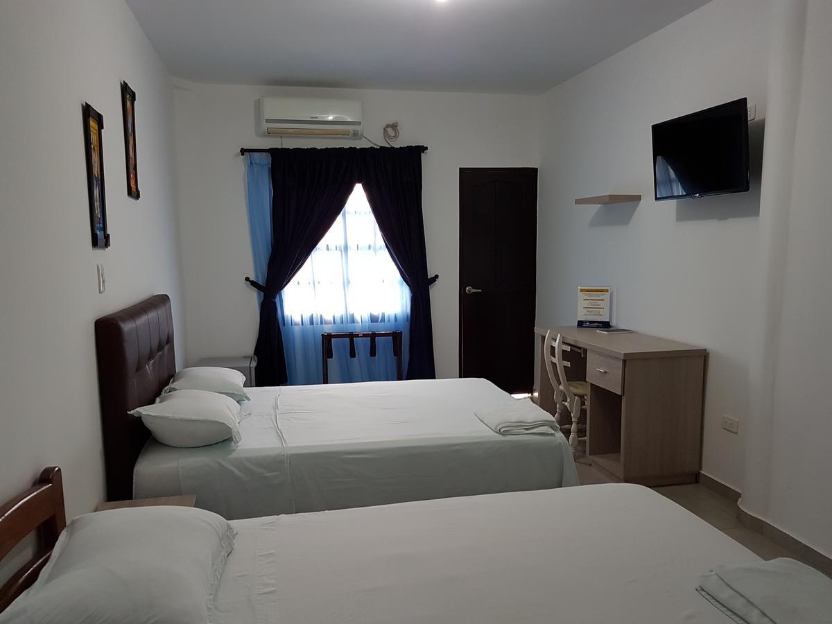 Hotel Plaza Real Montelibano Екстер'єр фото