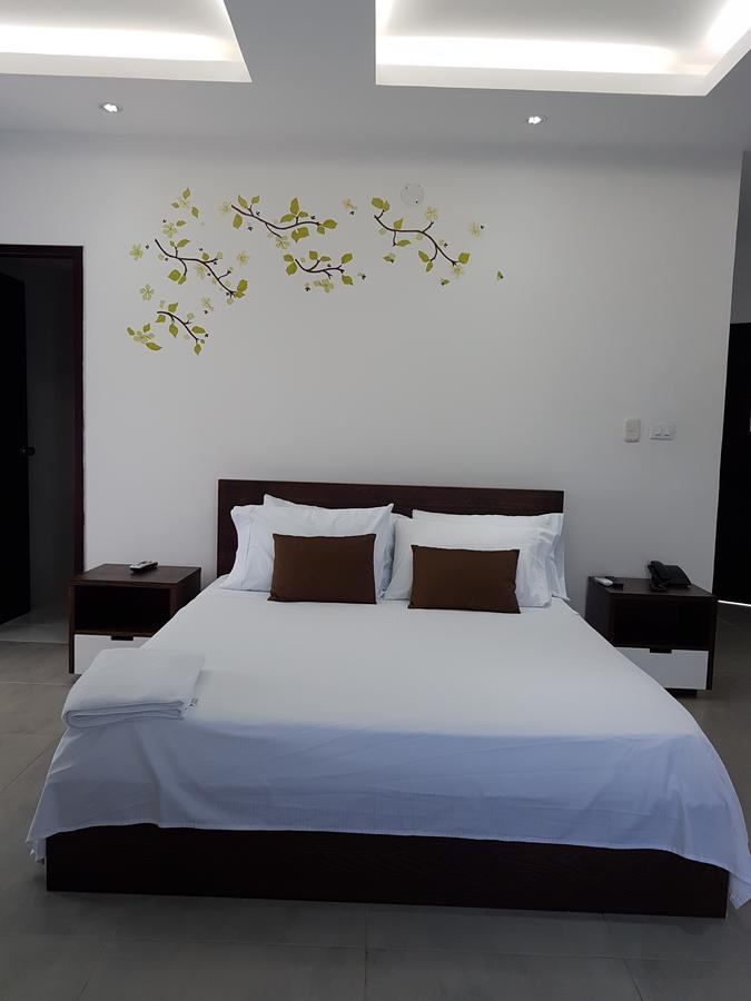 Hotel Plaza Real Montelibano Екстер'єр фото