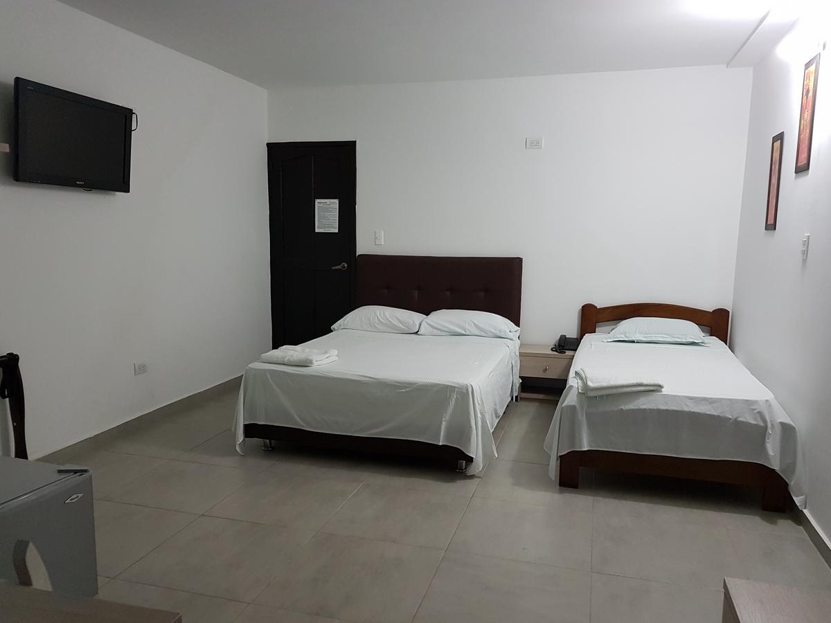 Hotel Plaza Real Montelibano Екстер'єр фото