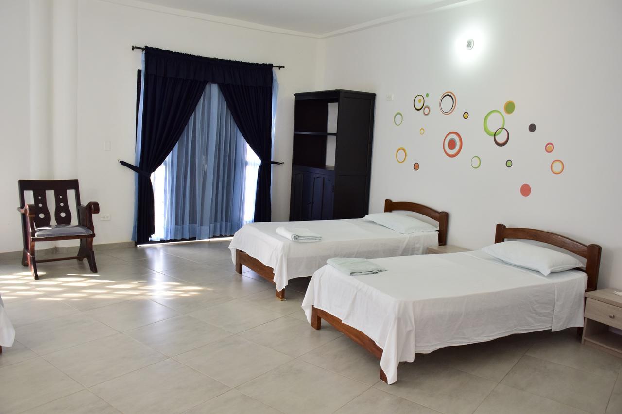 Hotel Plaza Real Montelibano Екстер'єр фото