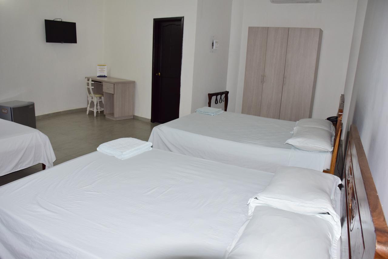 Hotel Plaza Real Montelibano Екстер'єр фото