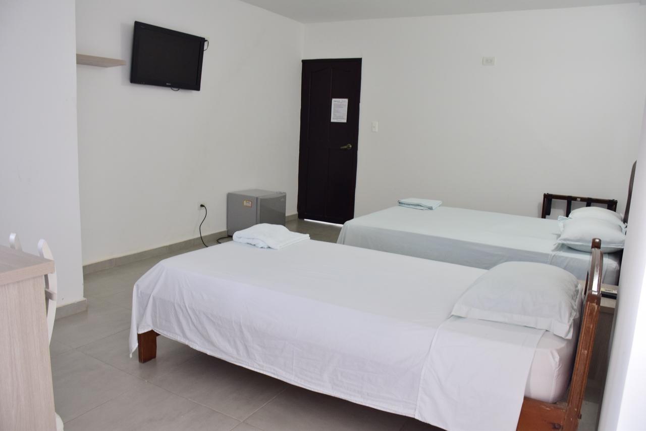 Hotel Plaza Real Montelibano Екстер'єр фото