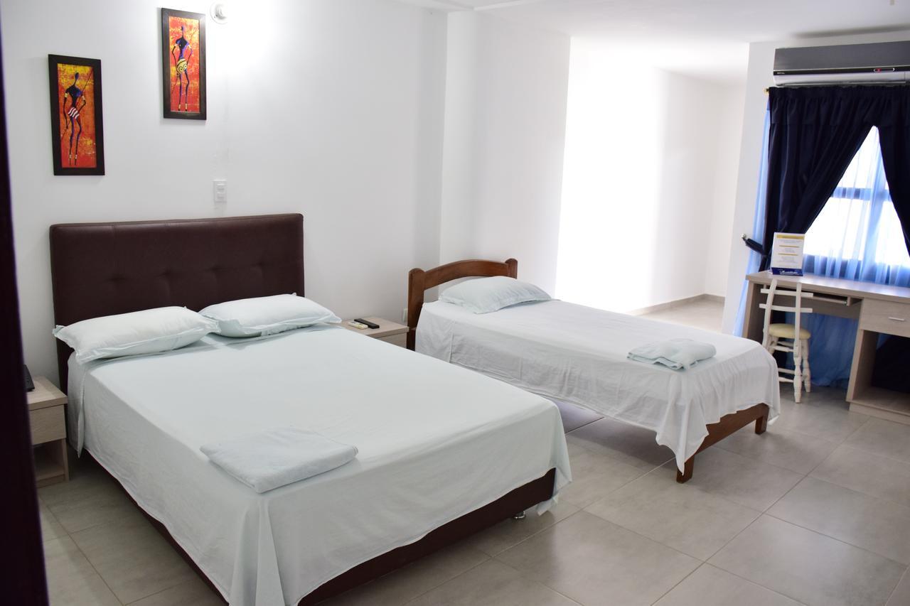 Hotel Plaza Real Montelibano Екстер'єр фото