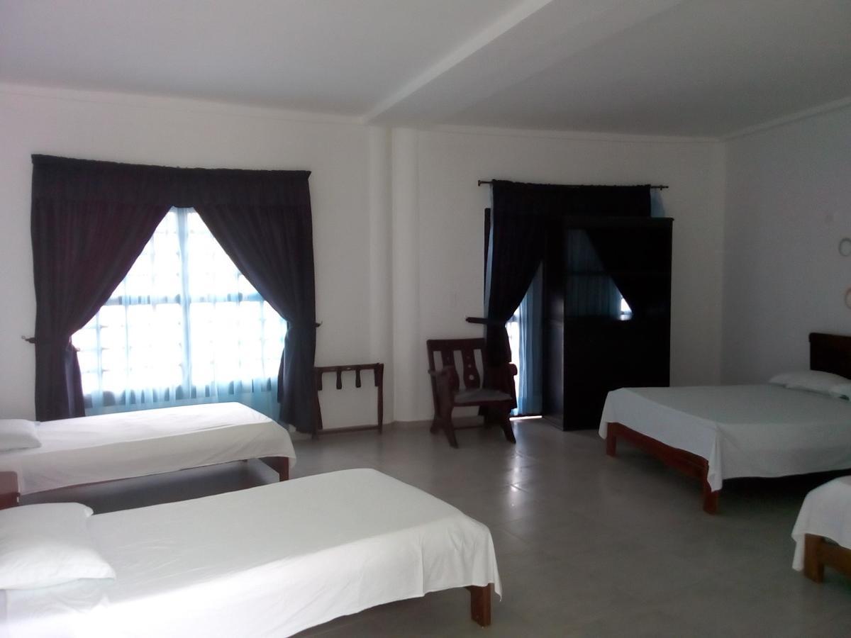 Hotel Plaza Real Montelibano Екстер'єр фото